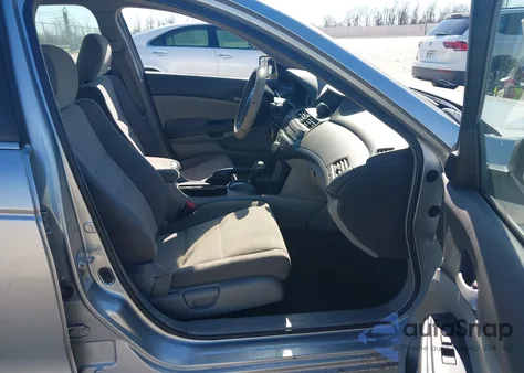 2009 Honda Accord 2.4 Lx z USA, uszkodzony, nr VIN 1HGCP263X9A136456